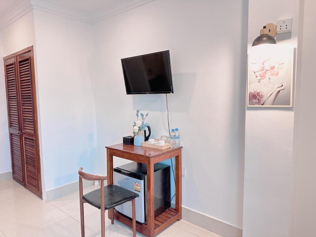 White Corner Hotel بنوم بنه المظهر الخارجي الصورة