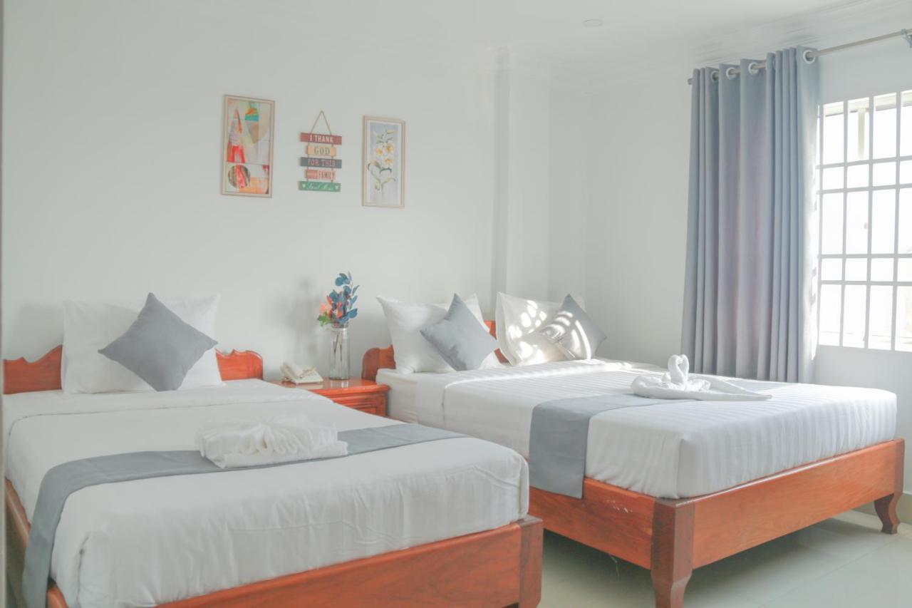 White Corner Hotel بنوم بنه المظهر الخارجي الصورة