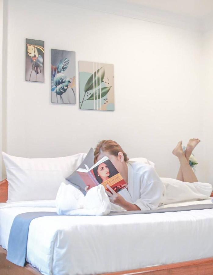 White Corner Hotel بنوم بنه المظهر الخارجي الصورة