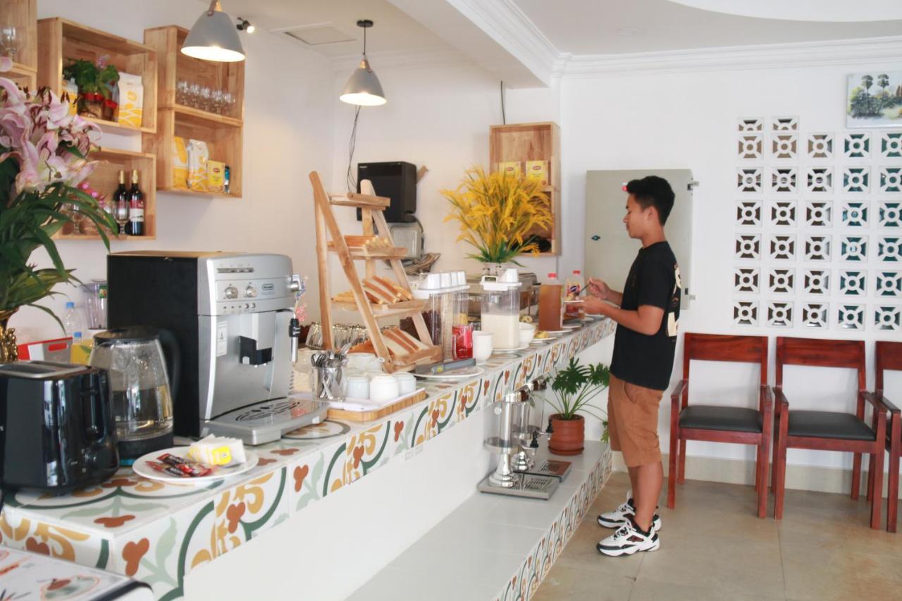 White Corner Hotel بنوم بنه المظهر الخارجي الصورة
