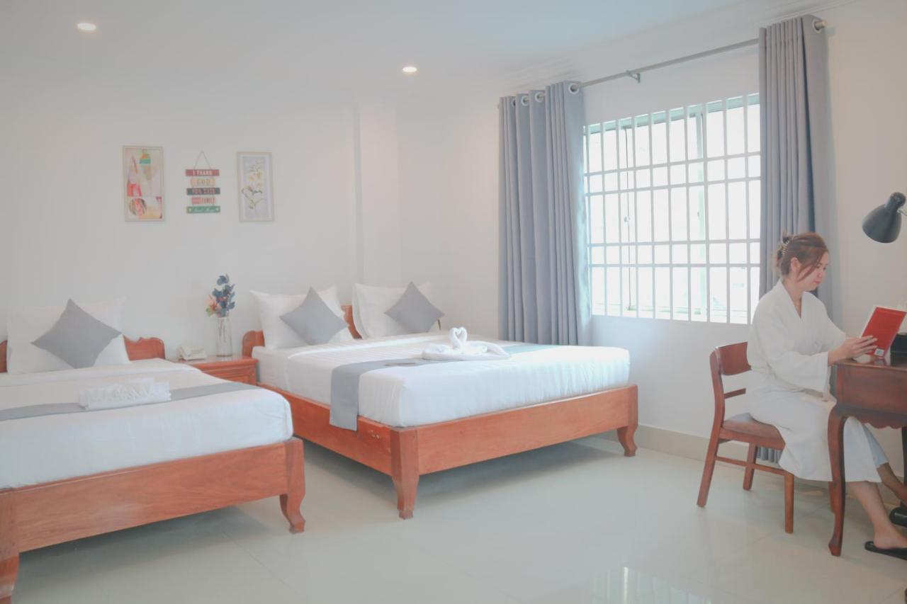 White Corner Hotel بنوم بنه المظهر الخارجي الصورة
