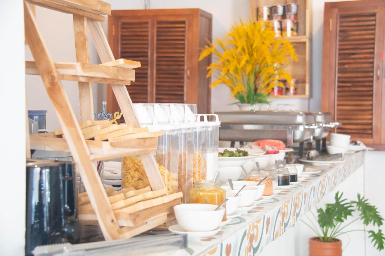 White Corner Hotel بنوم بنه المظهر الخارجي الصورة