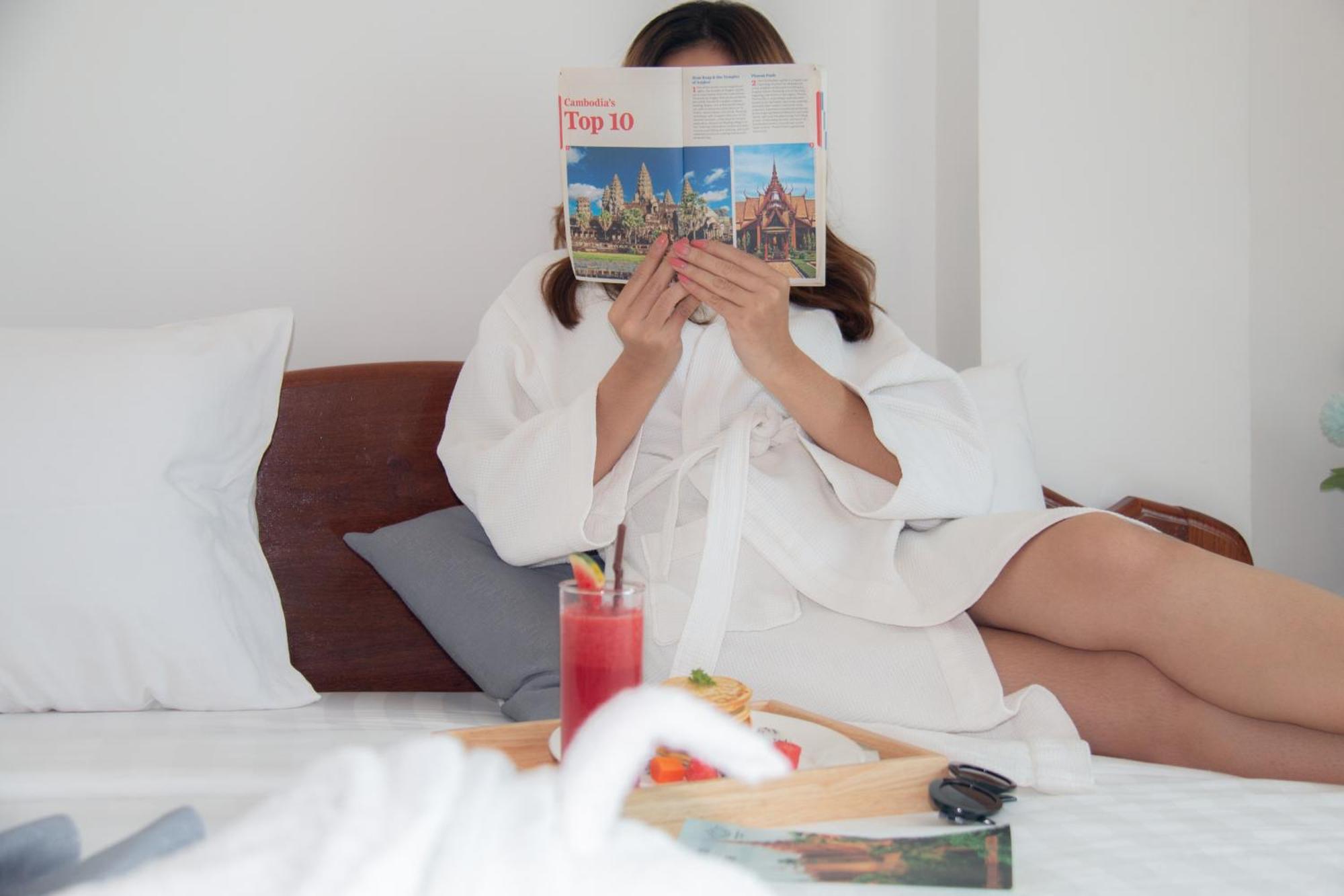 White Corner Hotel بنوم بنه المظهر الخارجي الصورة