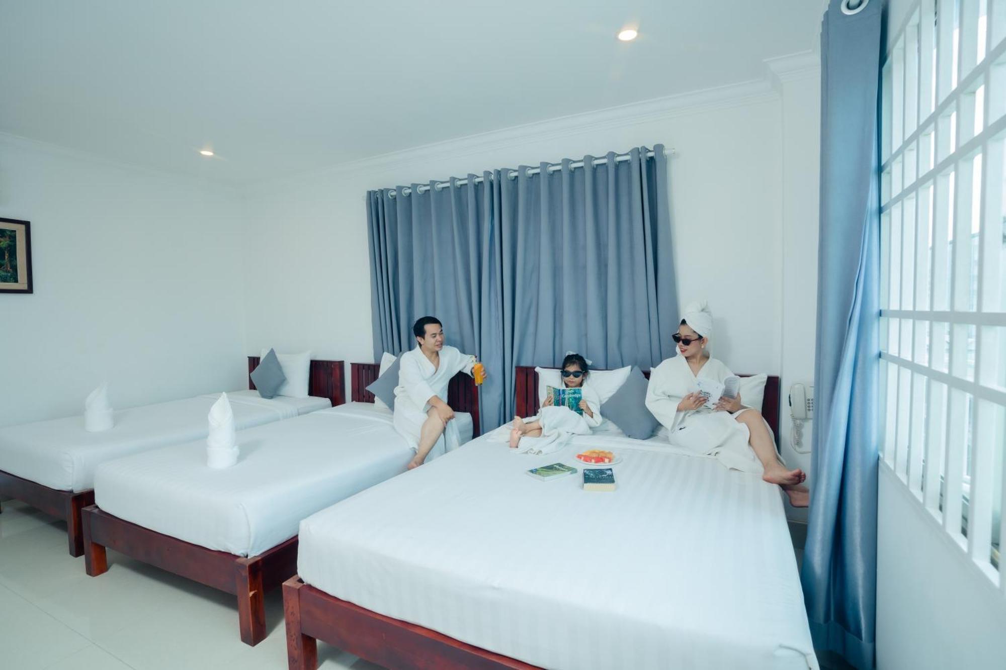White Corner Hotel بنوم بنه المظهر الخارجي الصورة