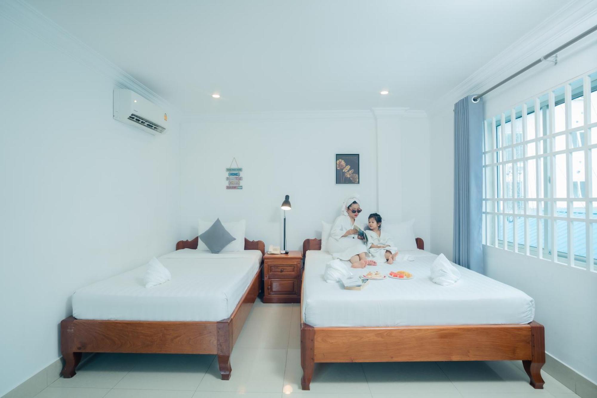 White Corner Hotel بنوم بنه المظهر الخارجي الصورة